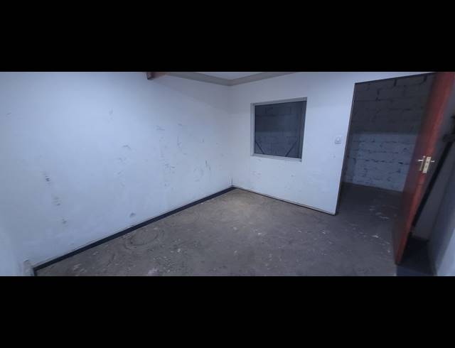 1,000M² WAREHOUSE TO LET IN RIVERSIDE PARK